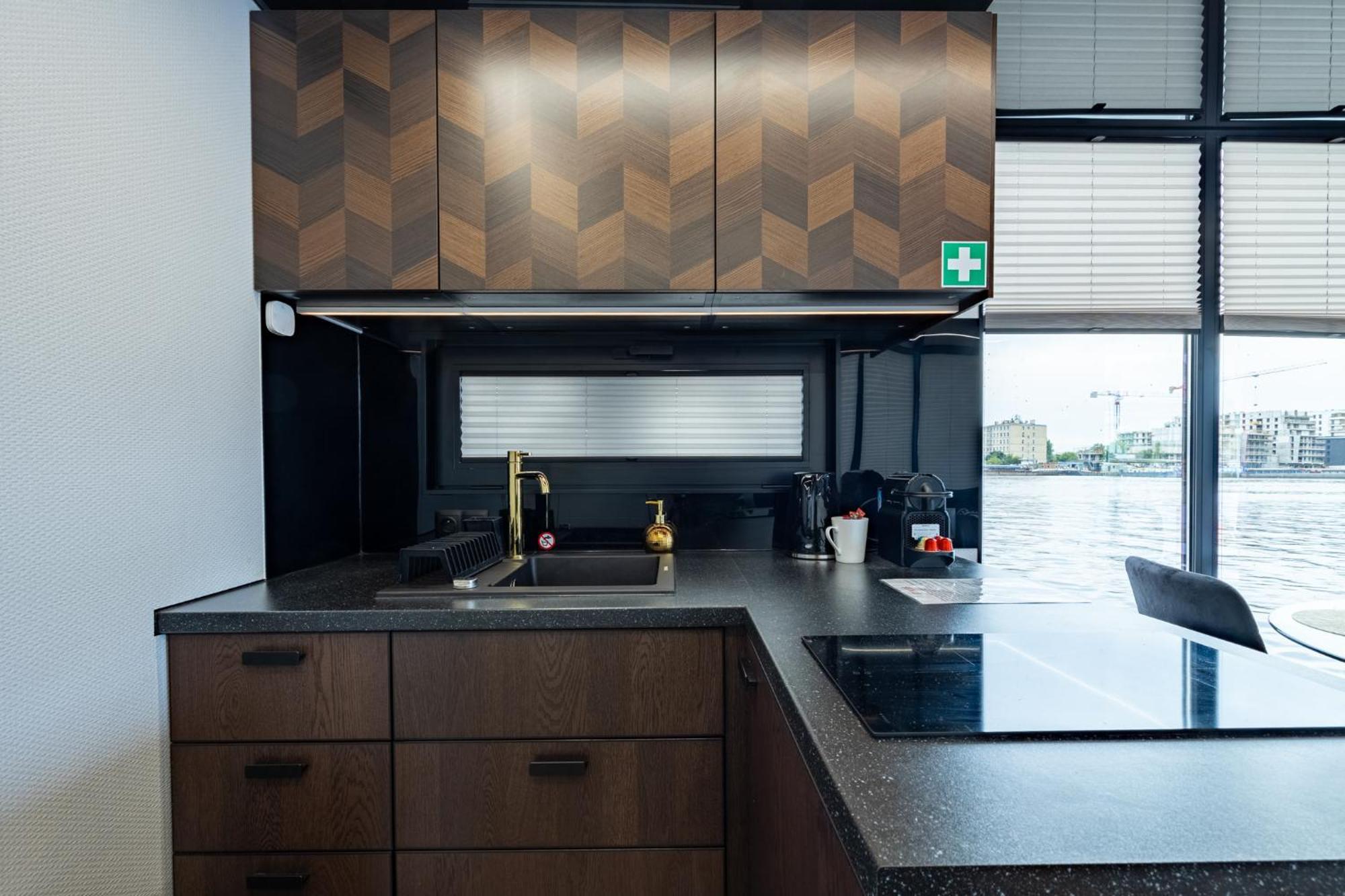 Houseboat Energyapart Апартаменти