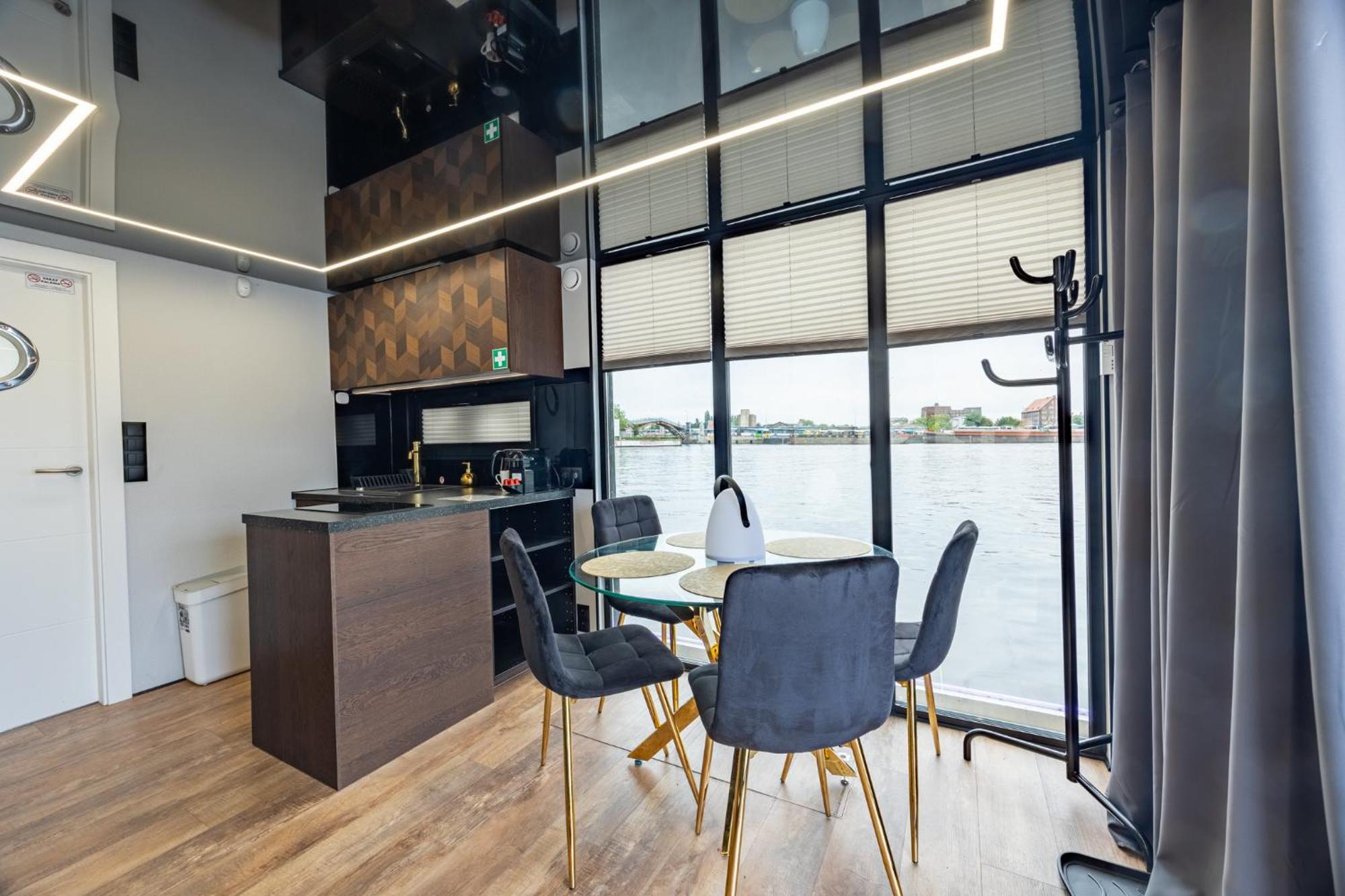 Houseboat Energyapart *