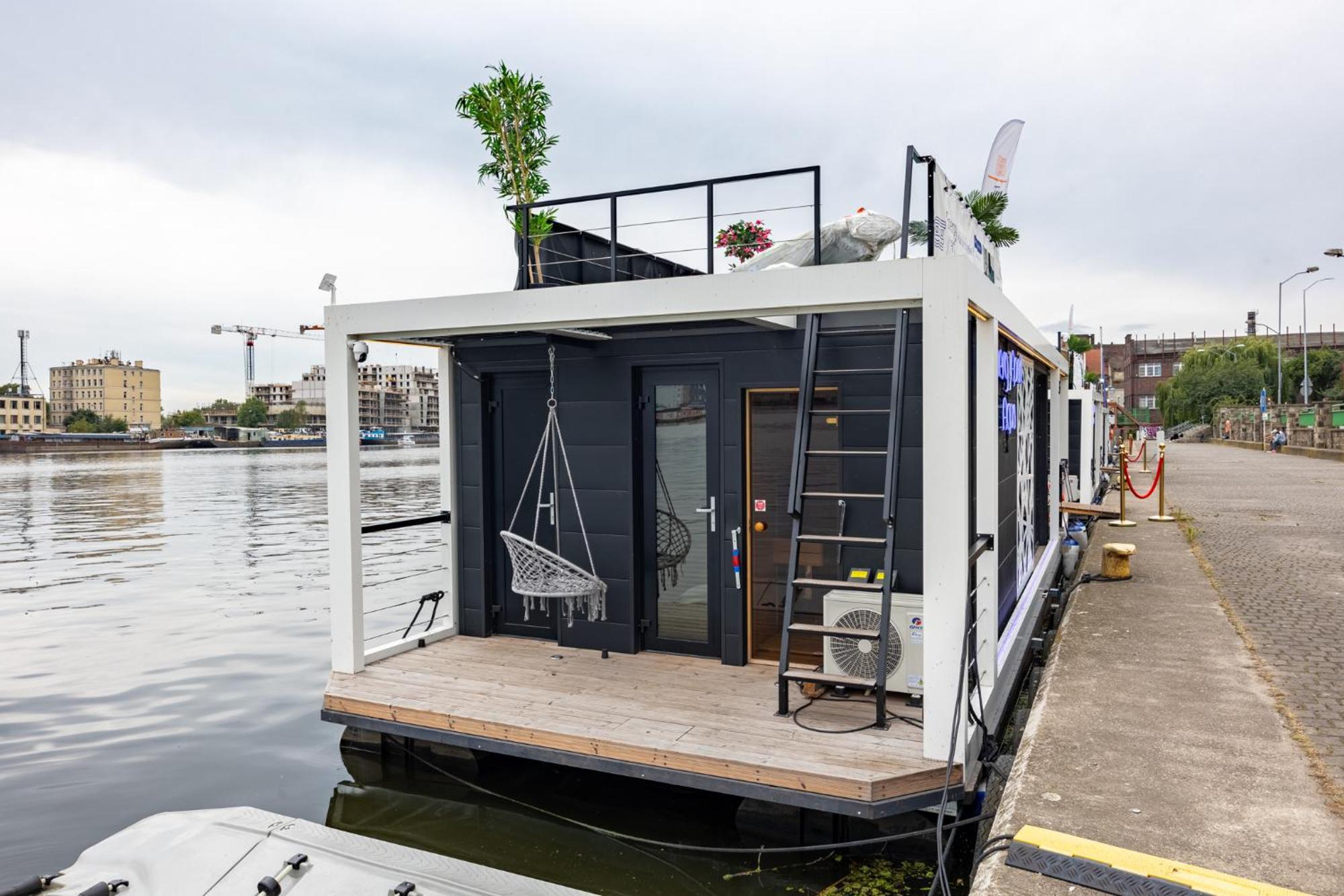 Апартаменти Houseboat Energyapart