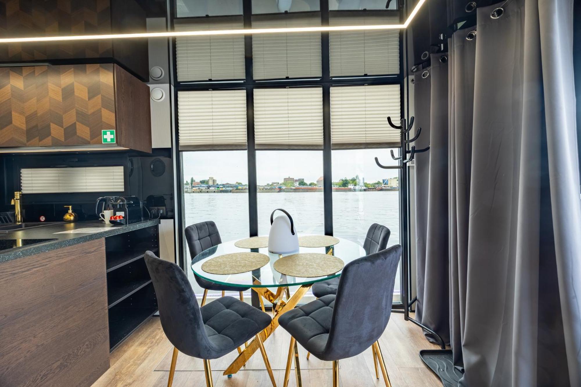 Apartment Houseboat Energyapart *